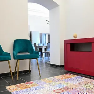 Gikla Maison , Catania Italia