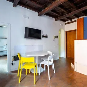 Maison Pelliccia , Roma Italia